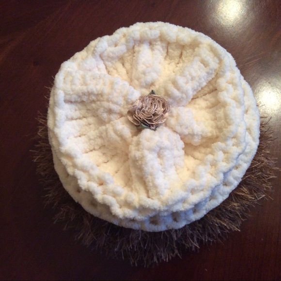 Bespoke Knitted Baby Hat - Picture 2 of 3